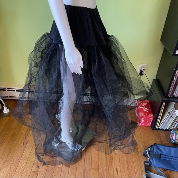 HIPS AND CURVES BLACK NETTED CRINOLINE SKIRT SIZE 2X PLUS SIZE - Picture 4 of 4